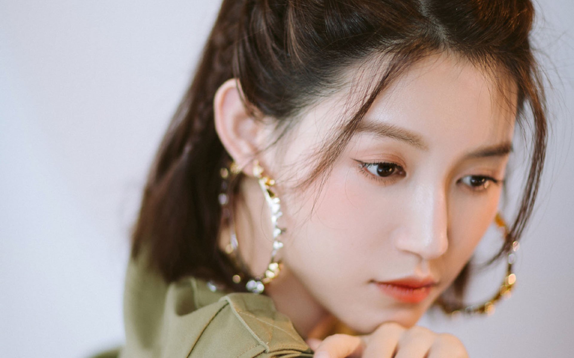 攀登巨岩：登山者的极限挑战，极限攀岩视频