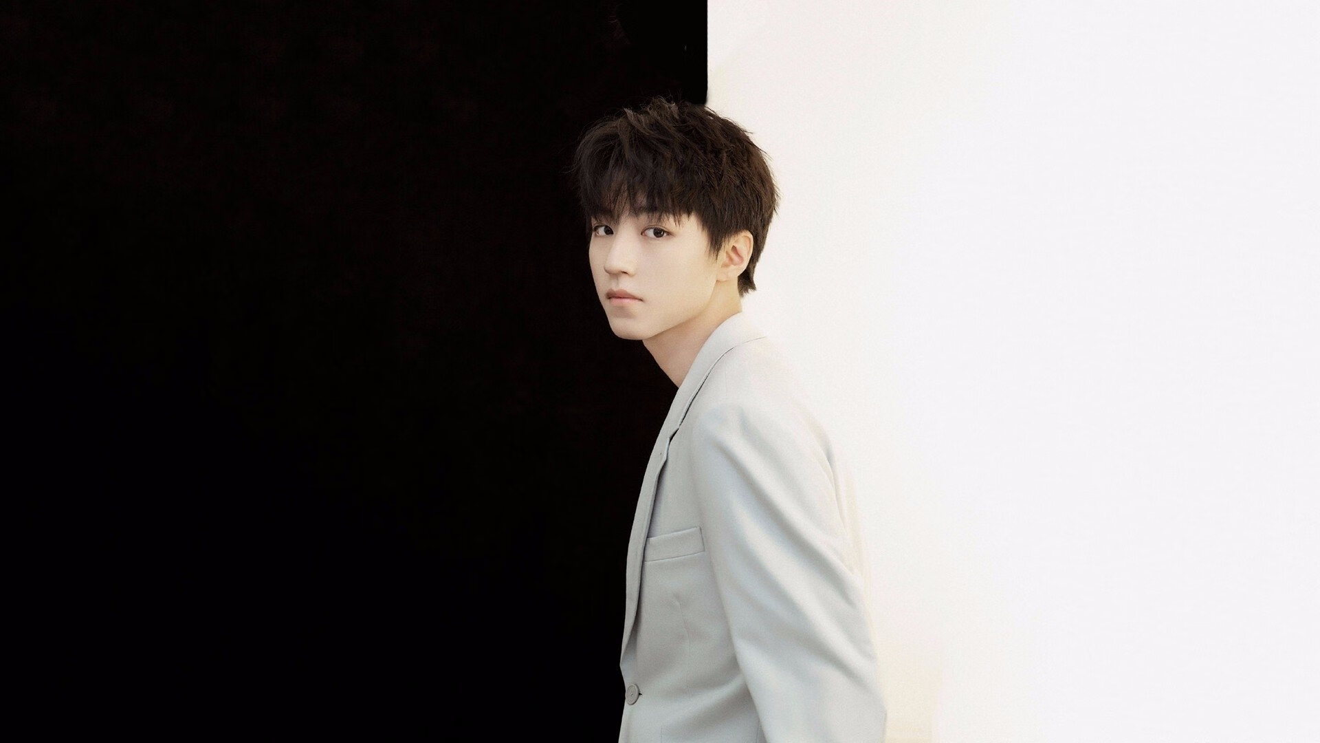 利物浦球星莱万多夫斯基领衔拜仁对决弗赖堡,拜仁和利物浦的打法