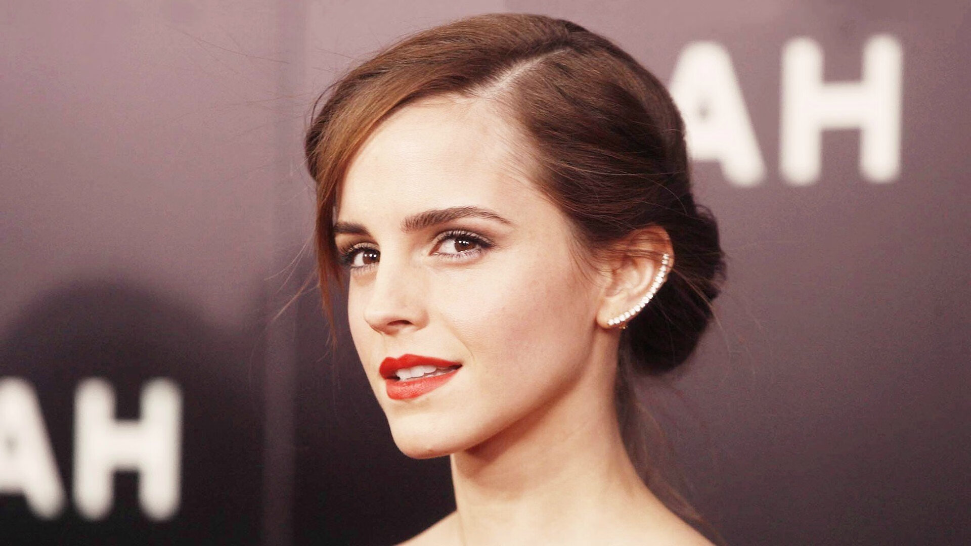 篮球圣殿再度开战，场上对决精彩迷人，篮球殿堂