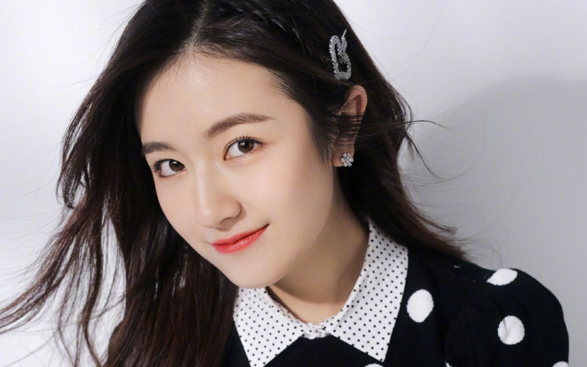 女子篮球制定专项护具推荐方案提升训练安全系数,女子篮球球服